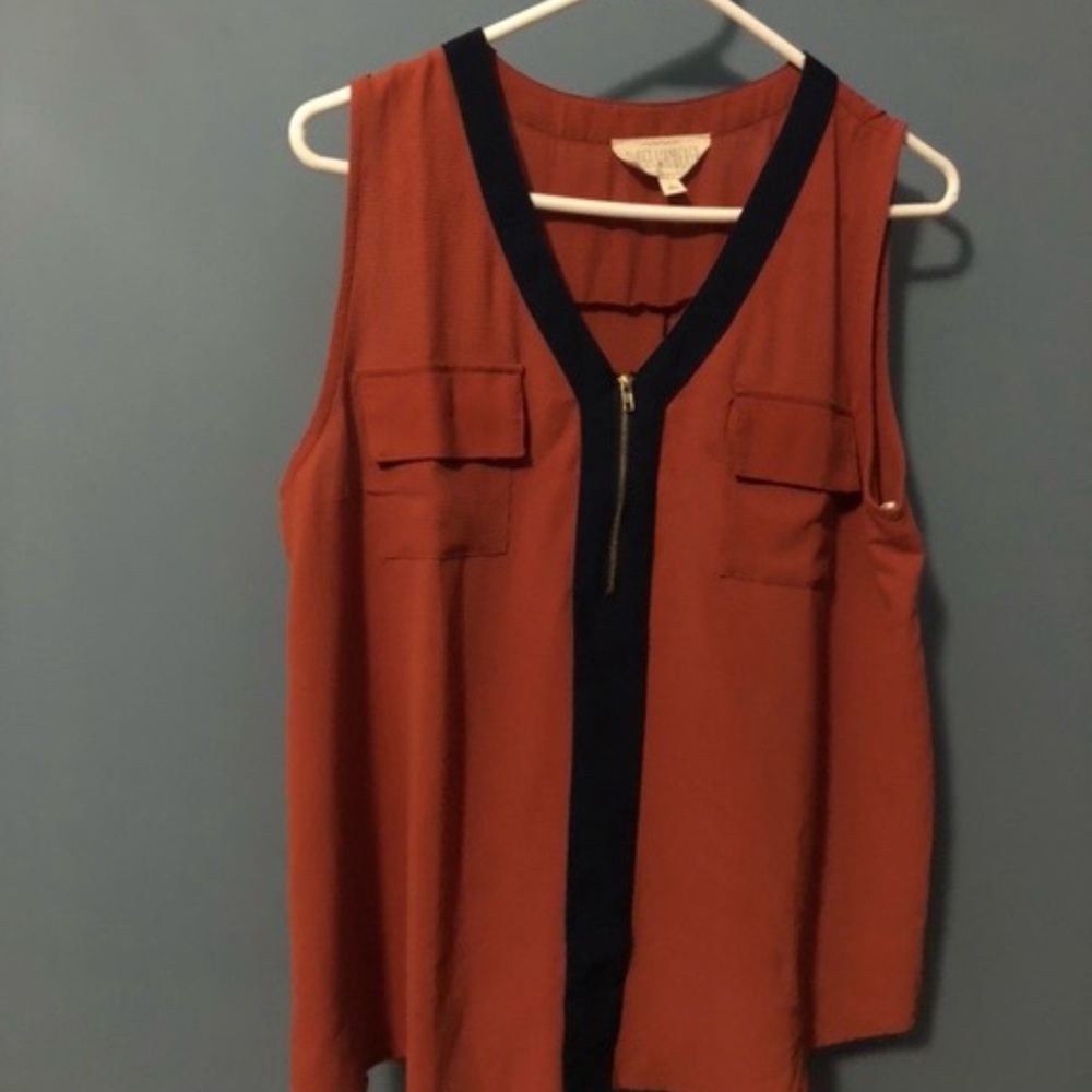 Flowy tank with zipper detail